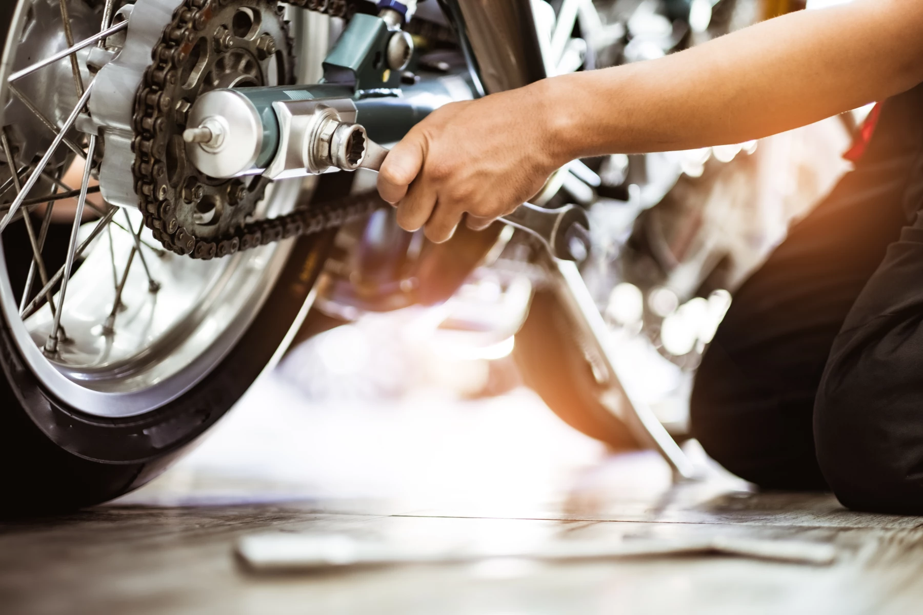 The motorcycle season starts - the battle for service customers begins!